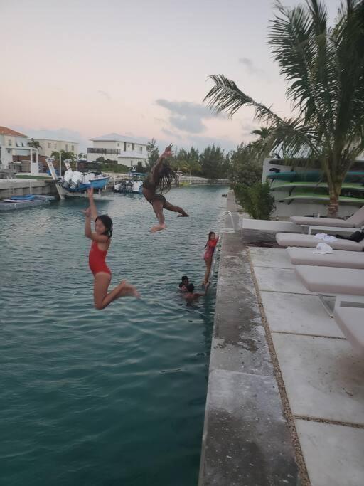 Liquid Luxury Villa In Turks And Caicos - Waterfront 普罗维登西亚莱斯岛 外观 照片